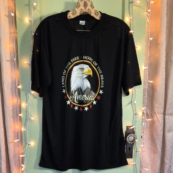Women's America Generic Black Graphic T-Shirt American Eagle Brave Free L - Picture 1 of 6
